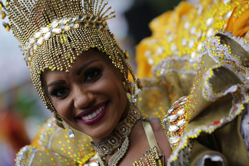 Ritmos afrocaribeños toman Notting Hill durante el gran desfile del carnaval