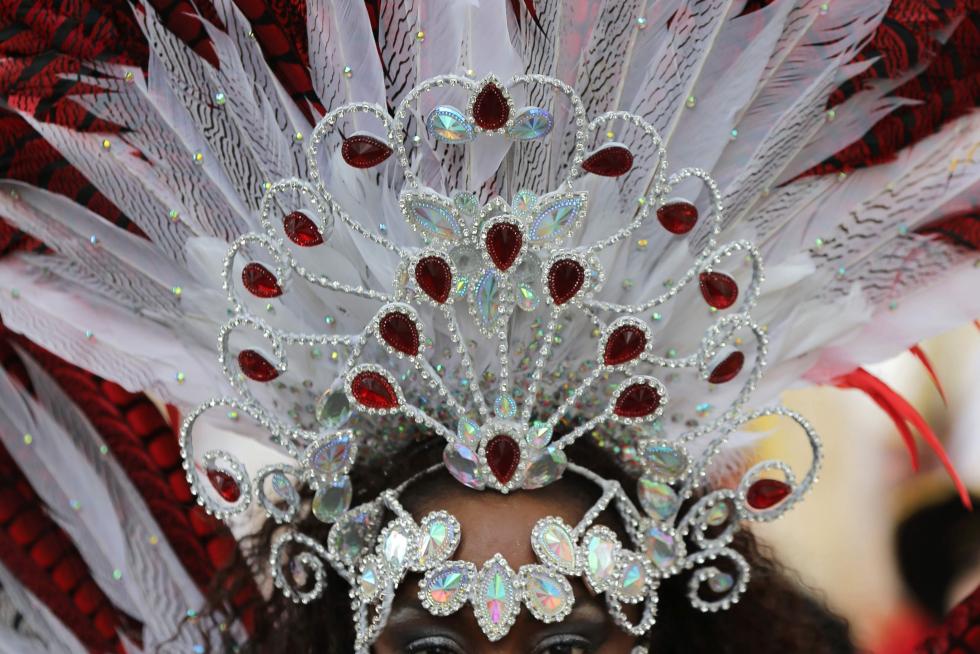Ritmos afrocaribeños toman Notting Hill durante el gran desfile del carnaval