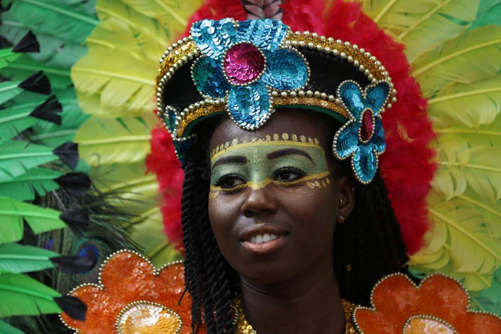 Ritmos afrocaribeños toman Notting Hill durante el gran desfile del carnaval