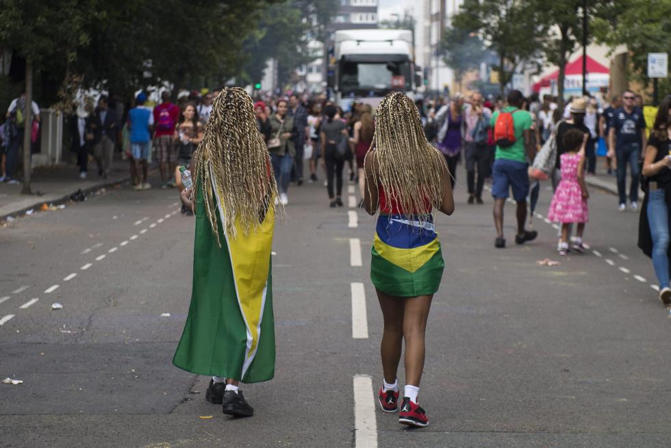 Ritmos afrocaribeños toman Notting Hill durante el gran desfile del carnaval