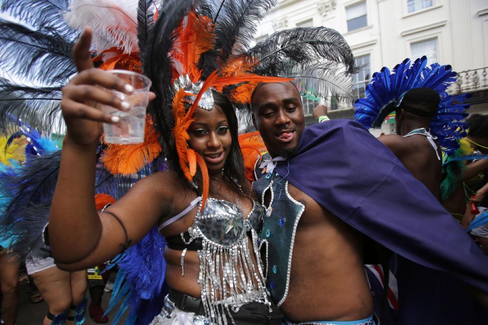 Ritmos afrocaribeños toman Notting Hill durante el gran desfile del carnaval