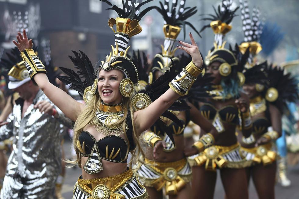 Ritmos afrocaribeños toman Notting Hill durante el gran desfile del carnaval