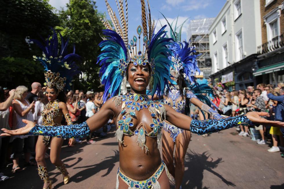 Ritmos afrocaribeños toman Notting Hill durante el gran desfile del carnaval