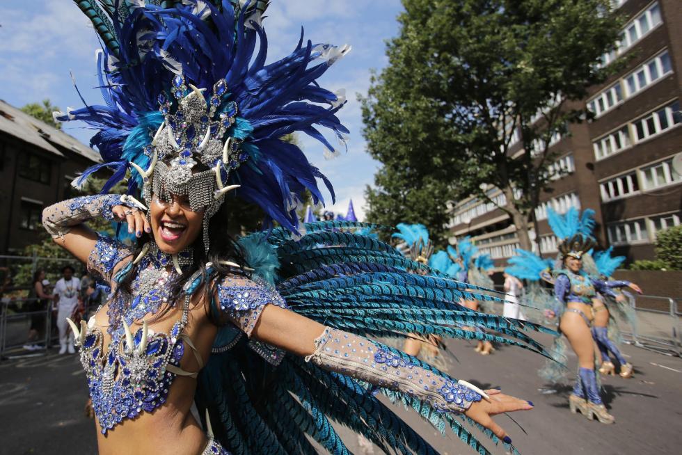 Ritmos afrocaribeños toman Notting Hill durante el gran desfile del carnaval