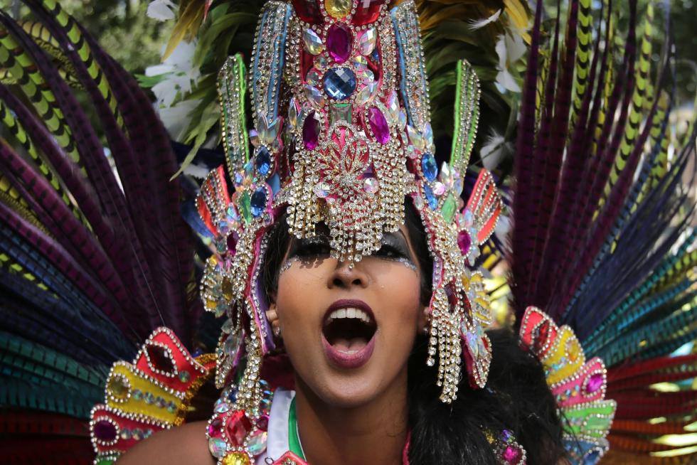 Ritmos afrocaribeños toman Notting Hill durante el gran desfile del carnaval