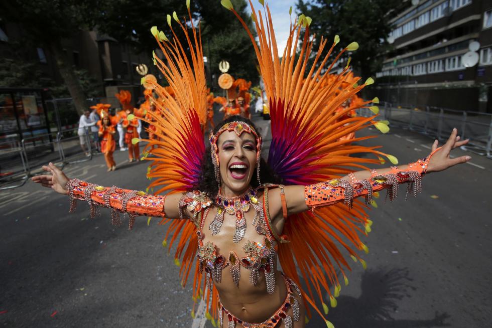 Ritmos afrocaribeños toman Notting Hill durante el gran desfile del carnaval