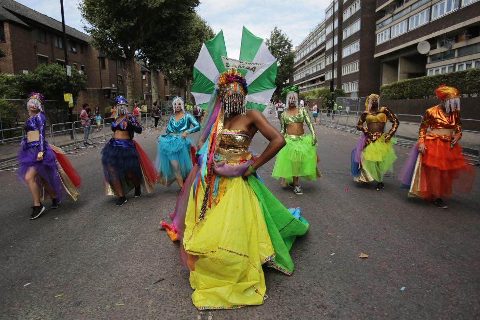 Ritmos afrocaribeños toman Notting Hill durante el gran desfile del carnaval