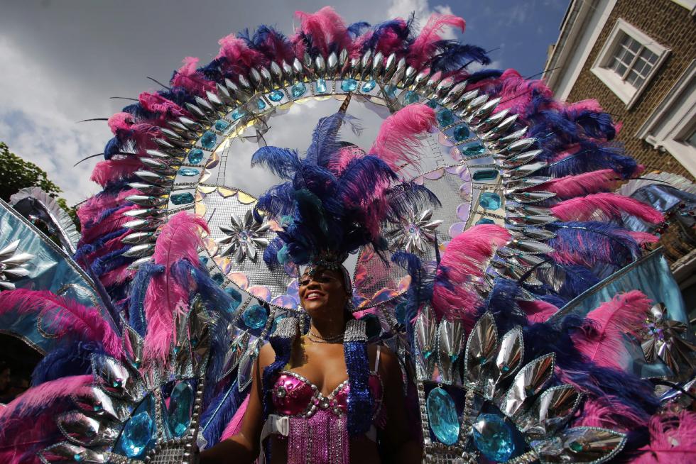 Ritmos afrocaribeños toman Notting Hill durante el gran desfile del carnaval
