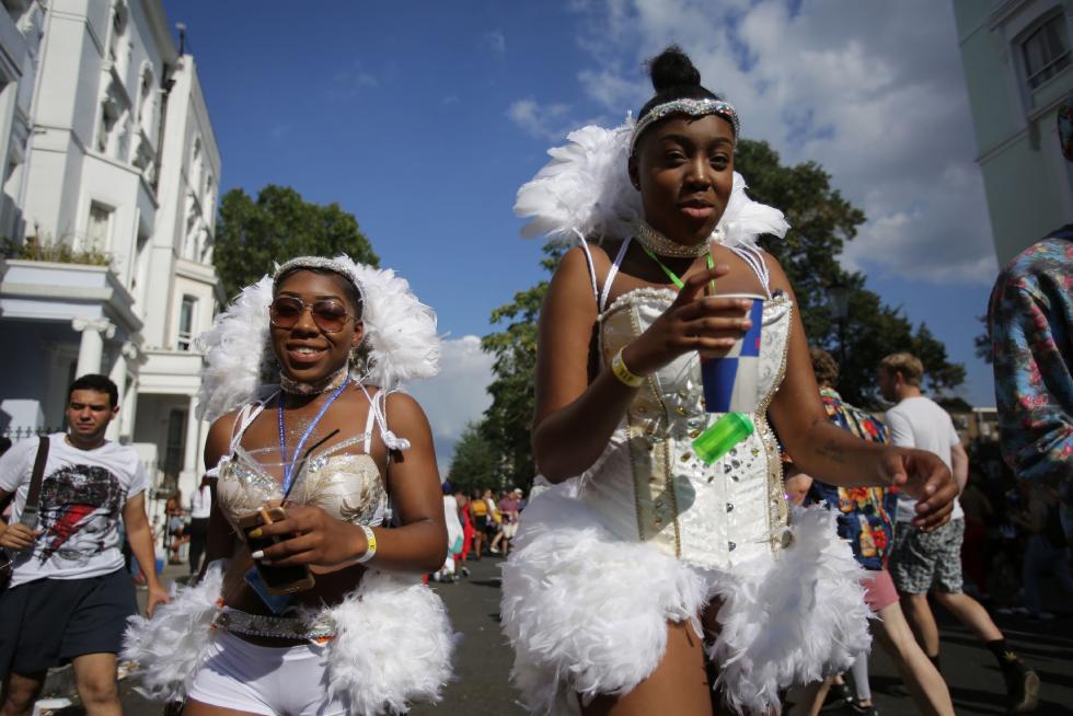 Ritmos afrocaribeños toman Notting Hill durante el gran desfile del carnaval