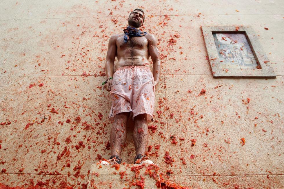 La tomatina de Buñol cumple su rito anual