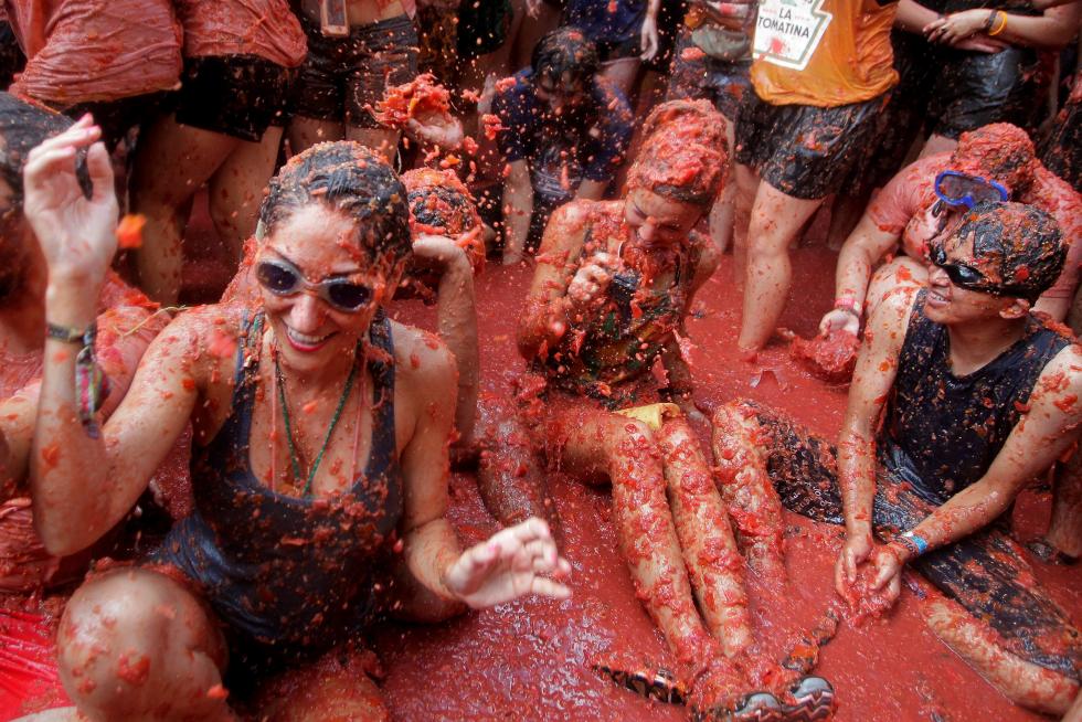 La tomatina de Buñol cumple su rito anual