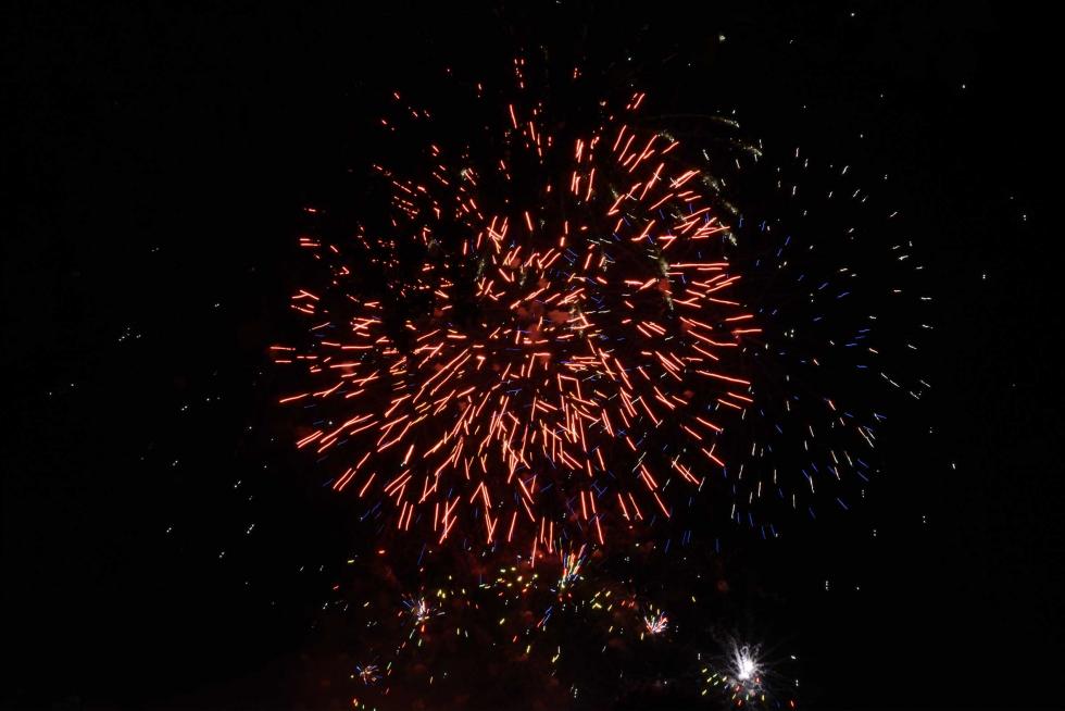 Fuegos artificiales de fin de fiestas