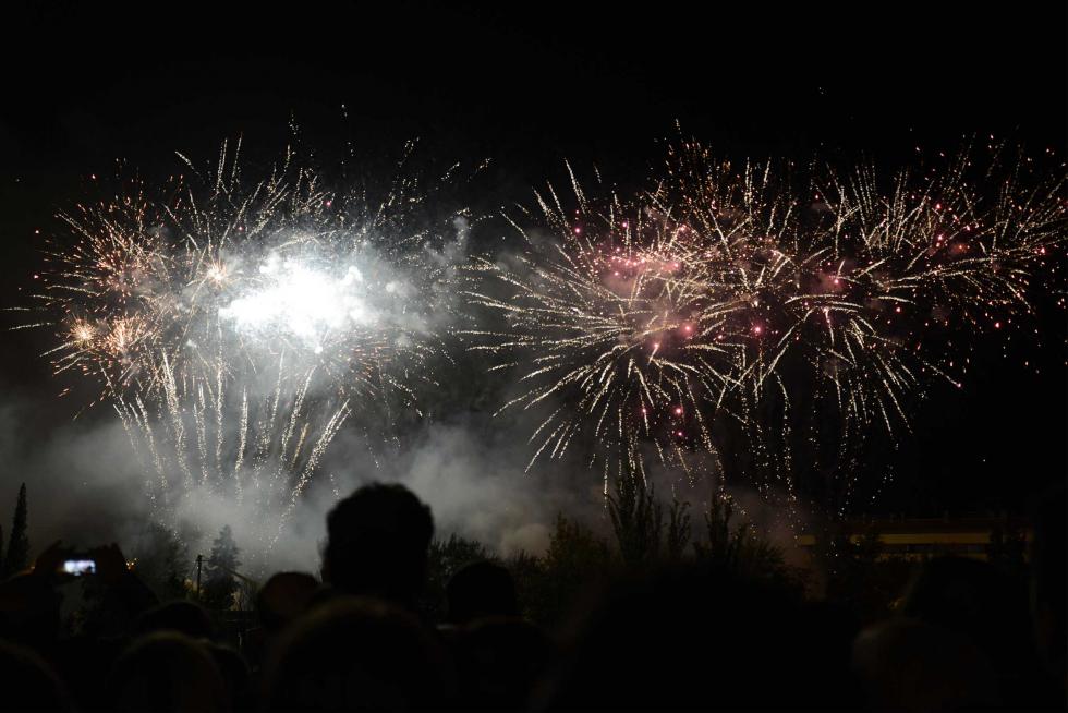 Fuegos artificiales de fin de fiestas