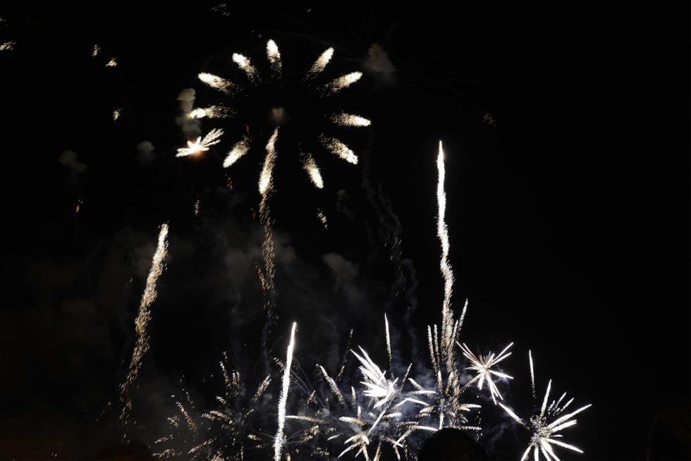 Fuegos artificiales de fin de fiestas