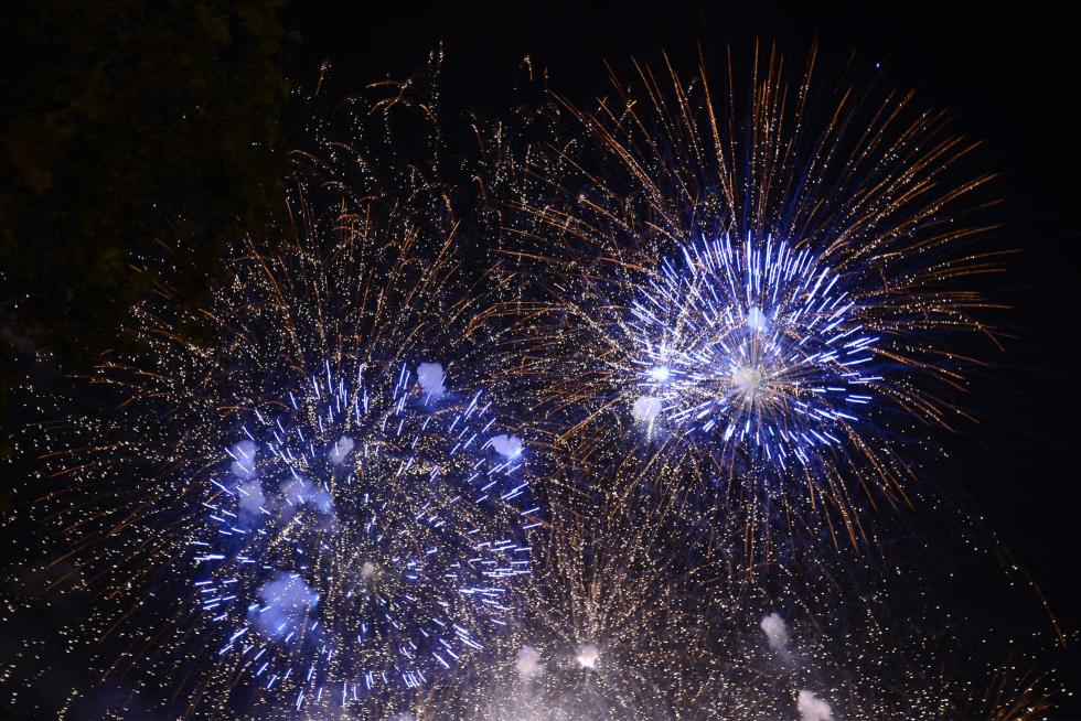Fuegos artificiales de fin de fiestas