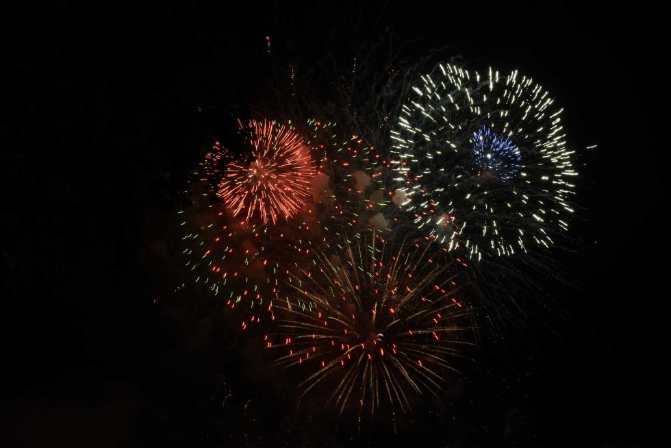 Fuegos artificiales de fin de fiestas