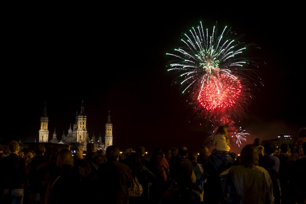 Fuegos artificiales de fin de fiestas