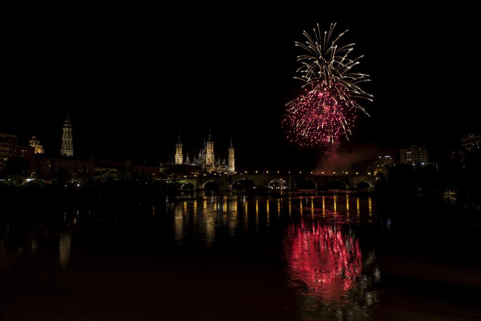 Fuegos artificiales de fin de fiestas