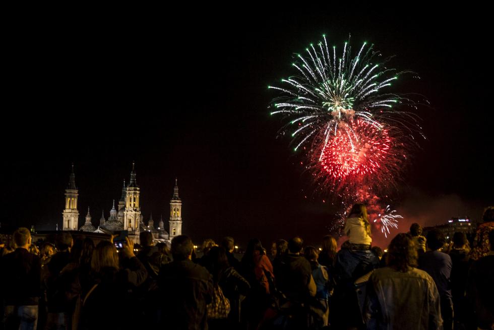 Fuegos artificiales de fin de fiestas