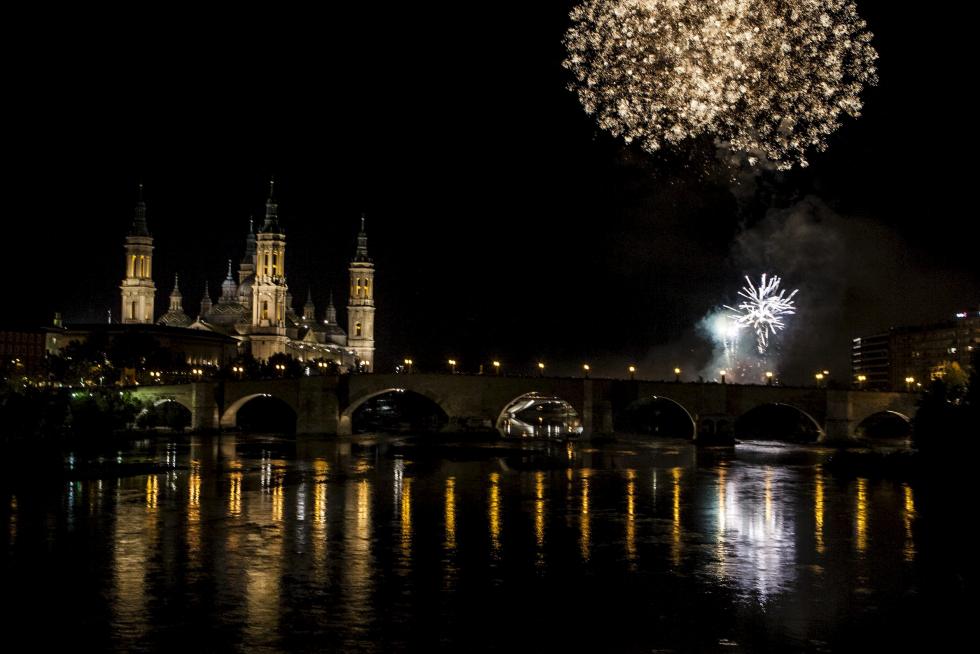 Fuegos artificiales de fin de fiestas