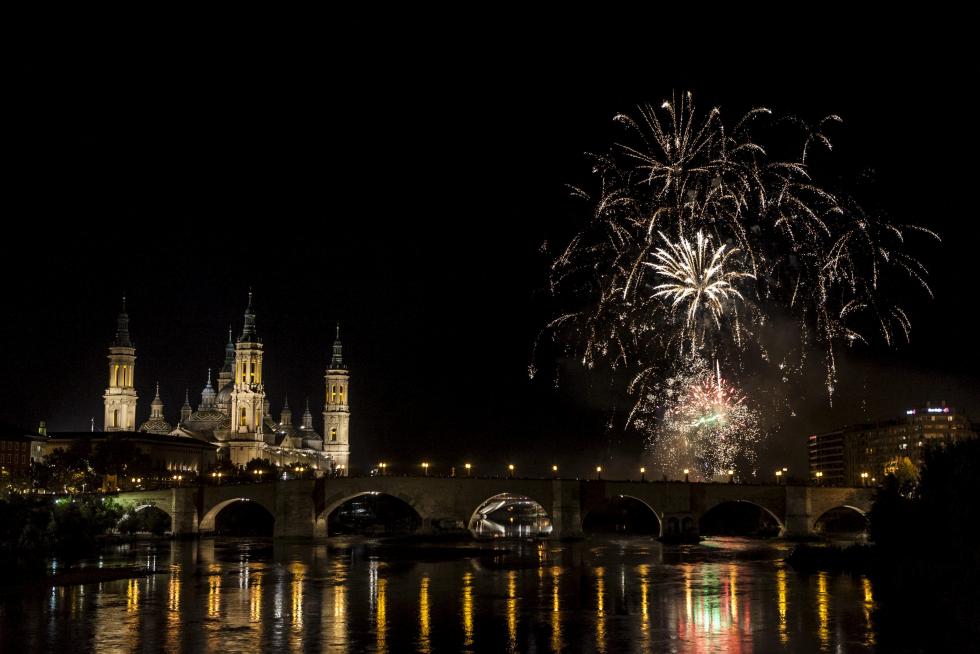 Fuegos artificiales de fin de fiestas