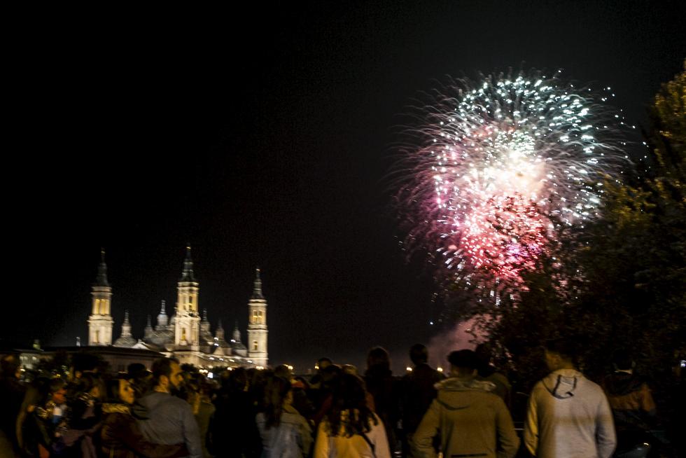 Fuegos artificiales de fin de fiestas