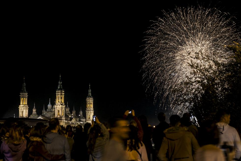 Fuegos artificiales de fin de fiestas