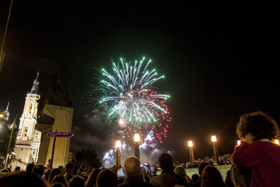 Fuegos artificiales de fin de fiestas