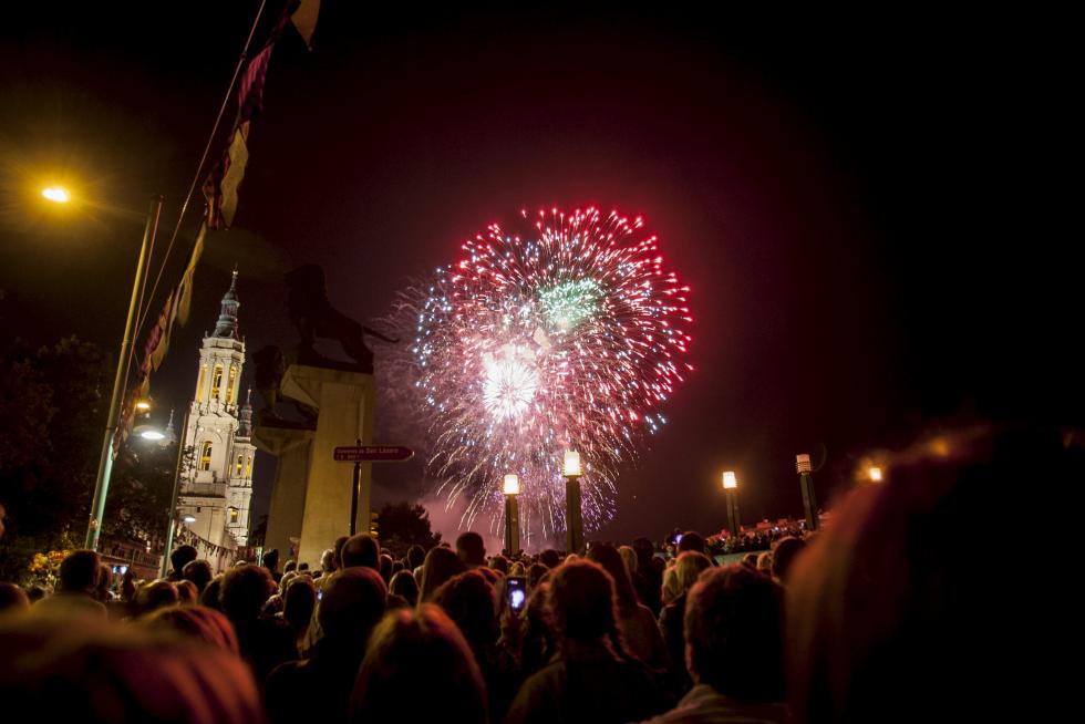Fuegos artificiales de fin de fiestas