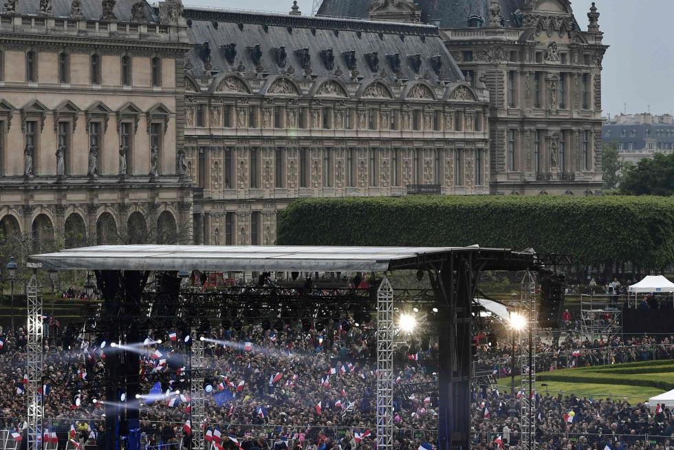 Celebración en el Louvre de los seguidores de Macron