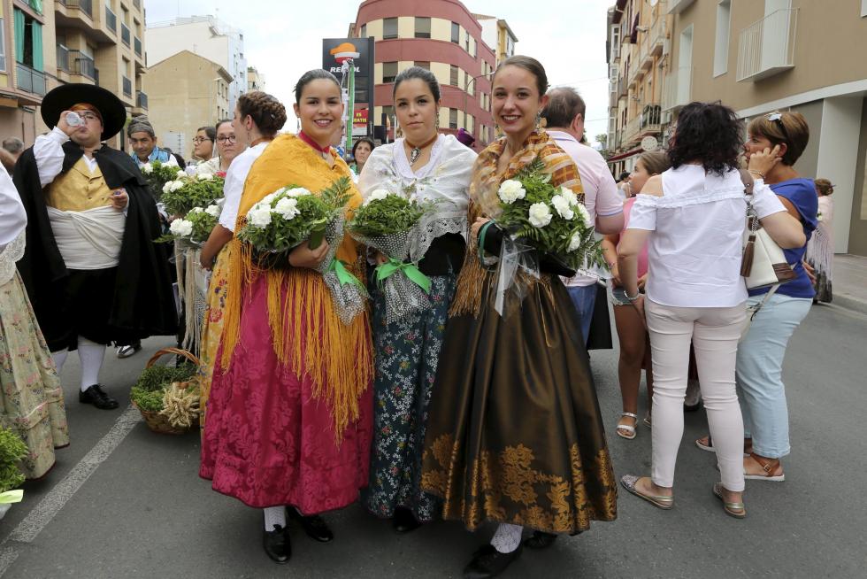 Ofrenda de flores y frutos a San Lorenzo