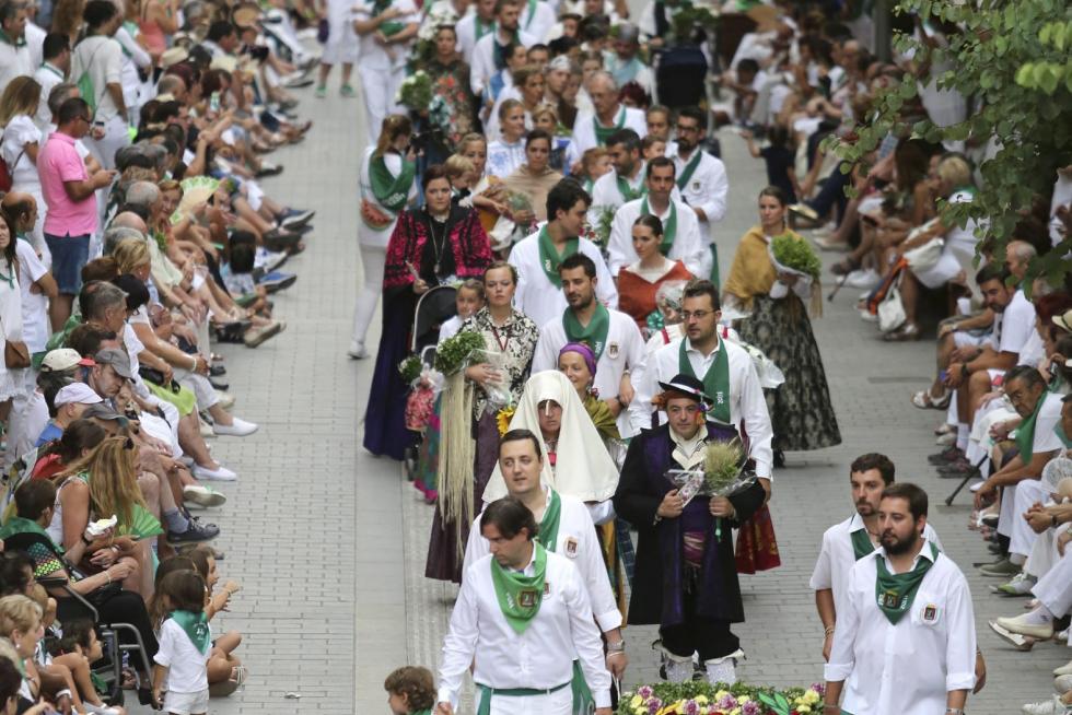 Ofrenda de flores y frutos a San Lorenzo