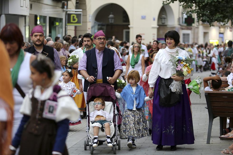 Ofrenda de flores y frutos a San Lorenzo