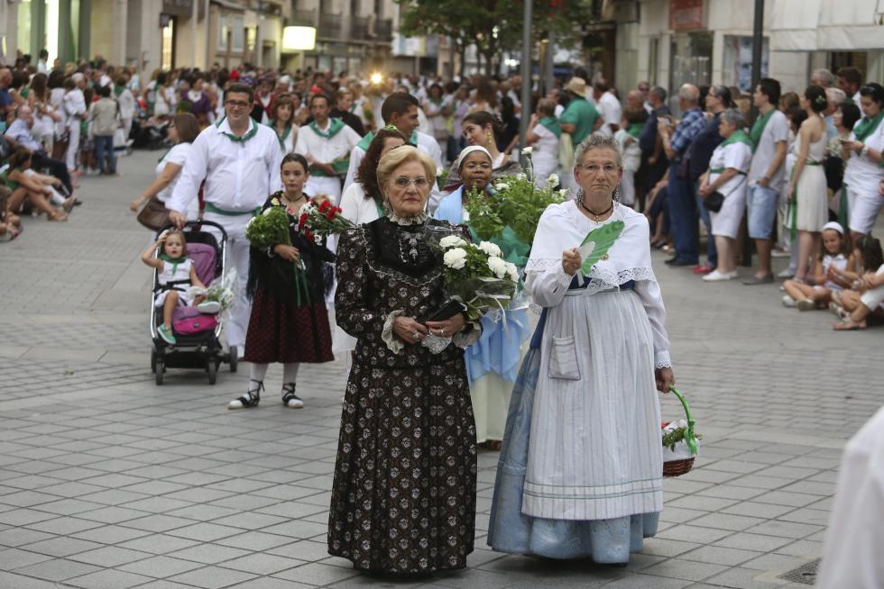Ofrenda de flores y frutos a San Lorenzo