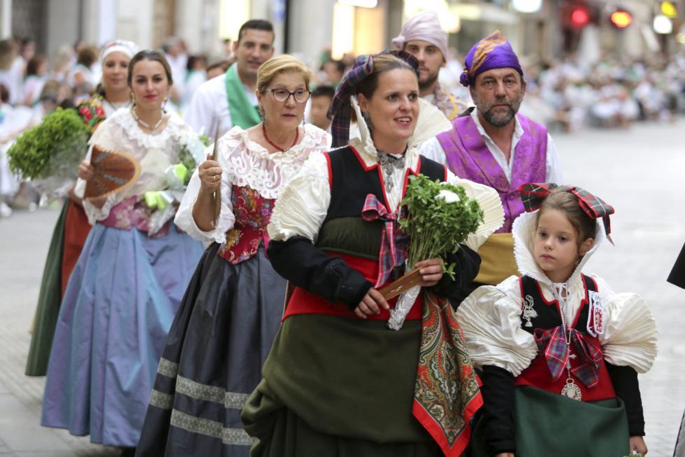 Ofrenda de flores y frutos a San Lorenzo