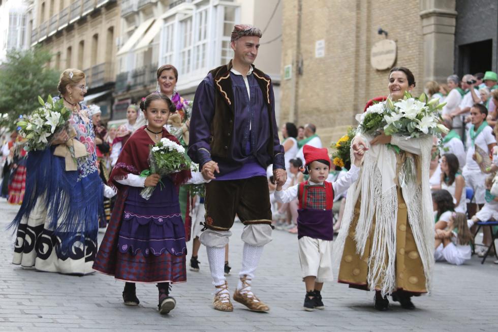 Ofrenda de flores y frutos a San Lorenzo