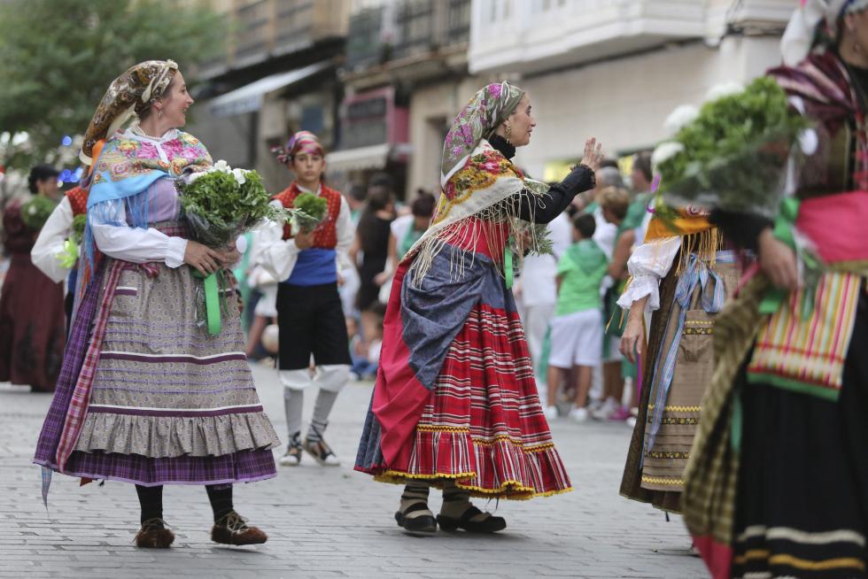 Ofrenda de flores y frutos a San Lorenzo