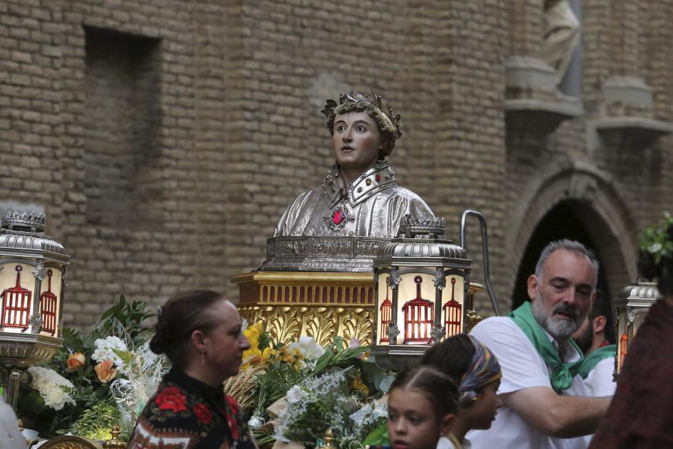 Ofrenda de flores y frutos a San Lorenzo