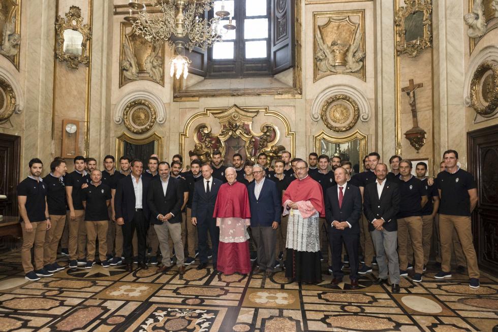 El Real Zaragoza cumple con la ofrenda a la Virgen del Pilar