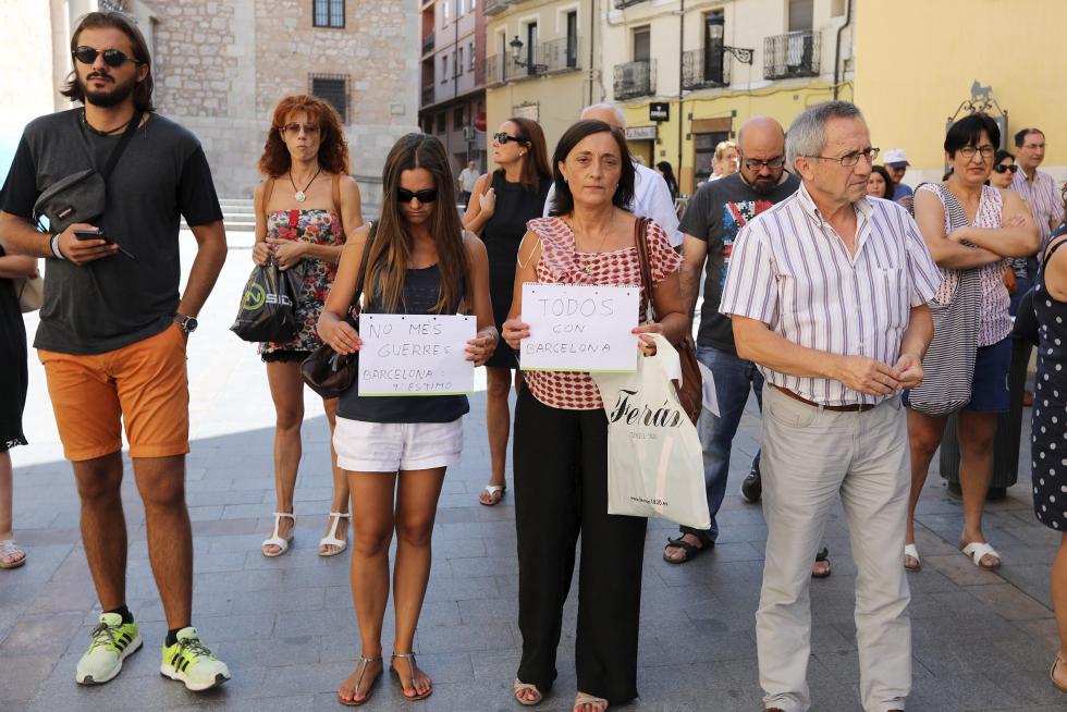 Aragón rechaza el terrorismo y se solidariza con las víctimas