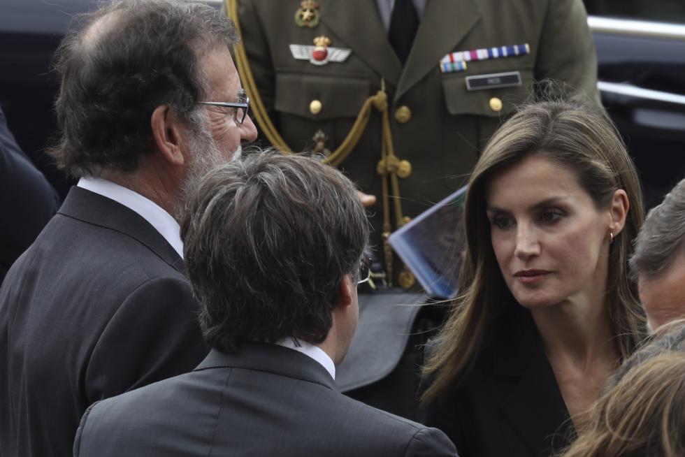 Misa por la paz en la Sagrada Familia presidida por los Reyes