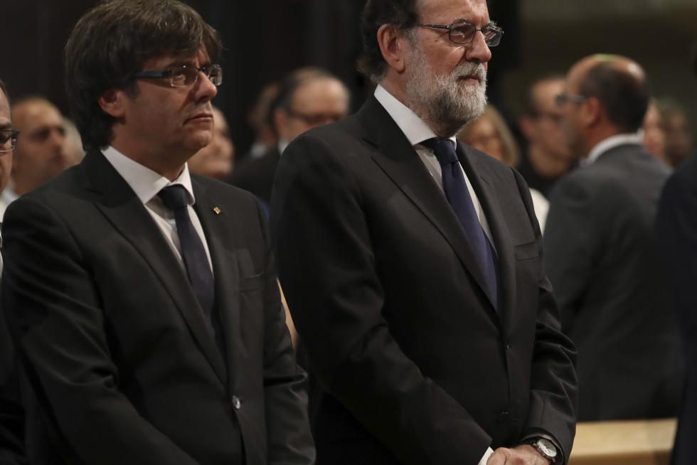 Misa por la paz en la Sagrada Familia presidida por los Reyes