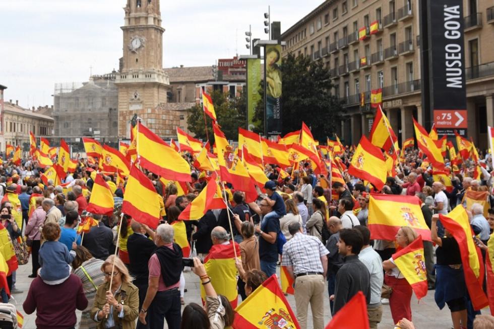 Concentración por la unidad de España en la plaza del Pilar