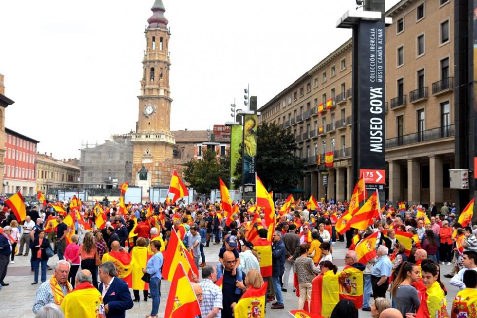 Concentración por la unidad de España en la plaza del Pilar