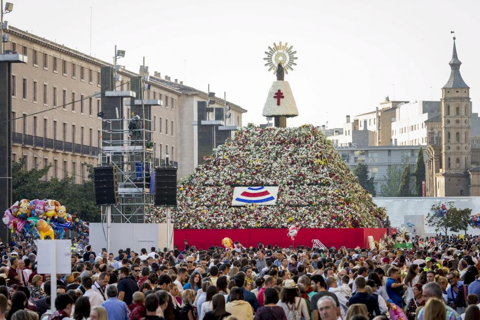 La plaza del Pilar, durante la Ofrenda de Flores del año 2017.