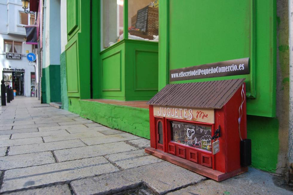 Aparecen ocho minitiendas 'escondidas' por Zaragoza