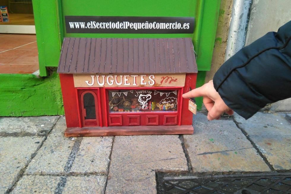 Aparecen ocho minitiendas 'escondidas' por Zaragoza
