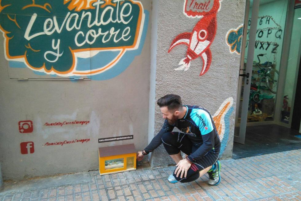 Aparecen ocho minitiendas 'escondidas' por Zaragoza