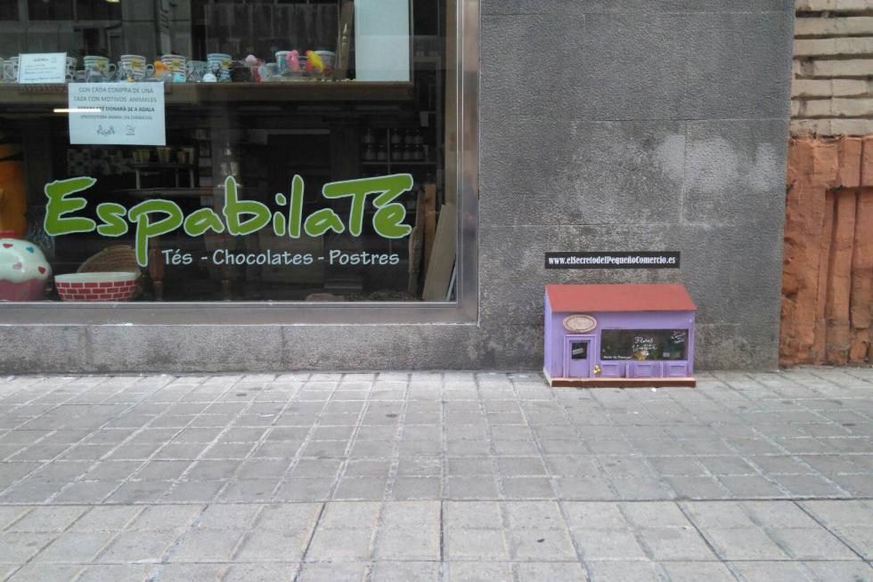 Aparecen ocho minitiendas 'escondidas' por Zaragoza