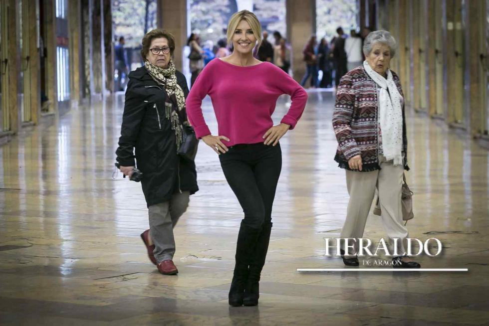 Cayetana Guillén Cuervo presentó en Zaragoza el 18 de octubre su libro 'Los abandonos'. La actriz posó para HERALDO en el pasaje Palafox de Zaragoza